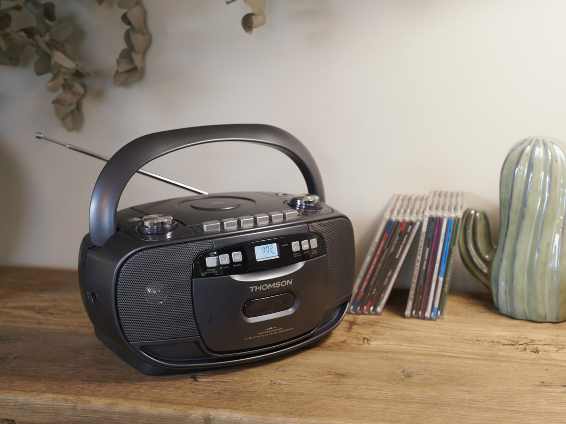 Radio Cassette/CD Portable (Noir) RK200CD THOMSON Bigben Le Design Sonore pour tous Audio