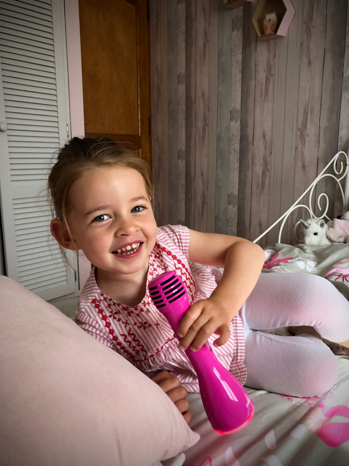 Microphone de karaoké pour enfants BigBen avec changeur de voix Rose -  Autre jeux éducatifs et électroniques