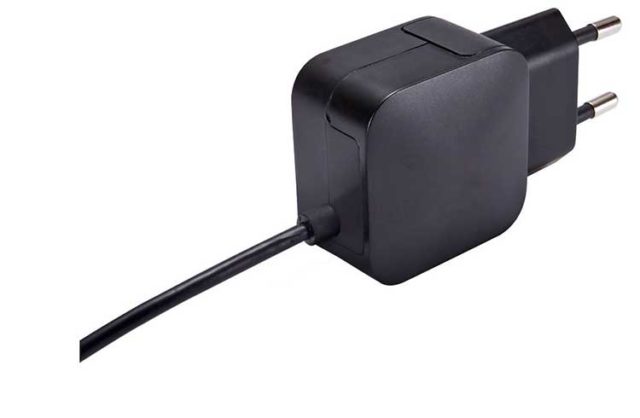 AC Adaptor for charging the Nintendo Switch - Packshot